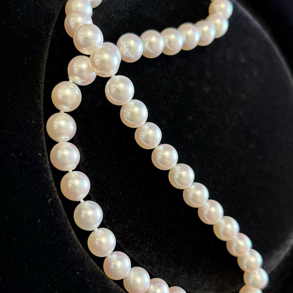Akoya Pinkish White Choker Pearls with 14K gold lock. 17” Authentic - Picture 5 of 7
